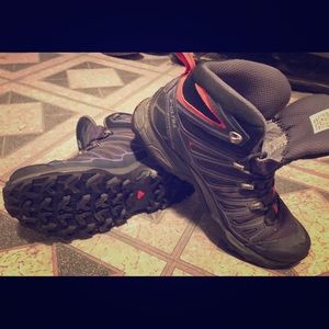 🎉Today ONLY🎉Salomon gortex hiking boots